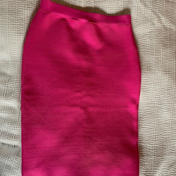Hot Pink! Stretch Body-Con Skirt, Knee-Length - Picture 7 of 7